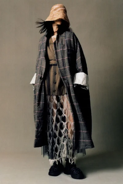 Look 16